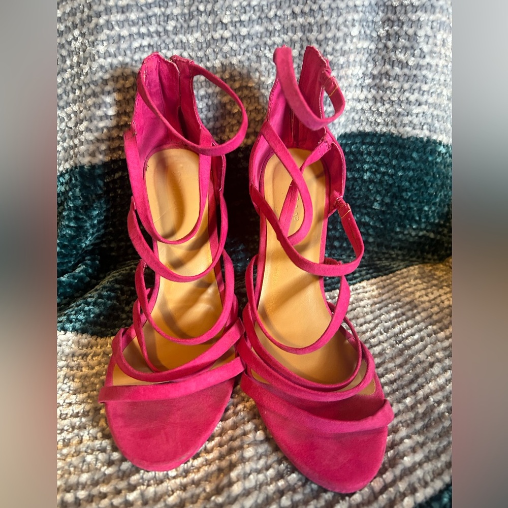 Size 9 pink strap wedges